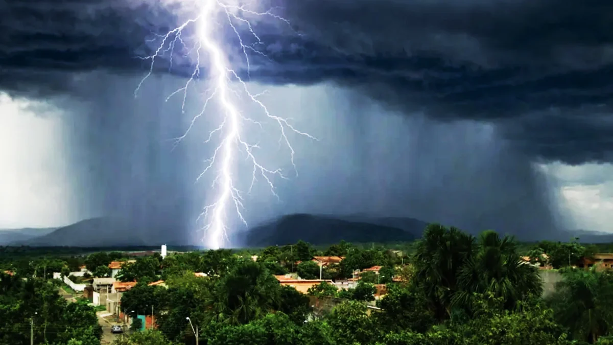 বান্দরবানে বজ্রপাতে শিশুসহ নিহত ২