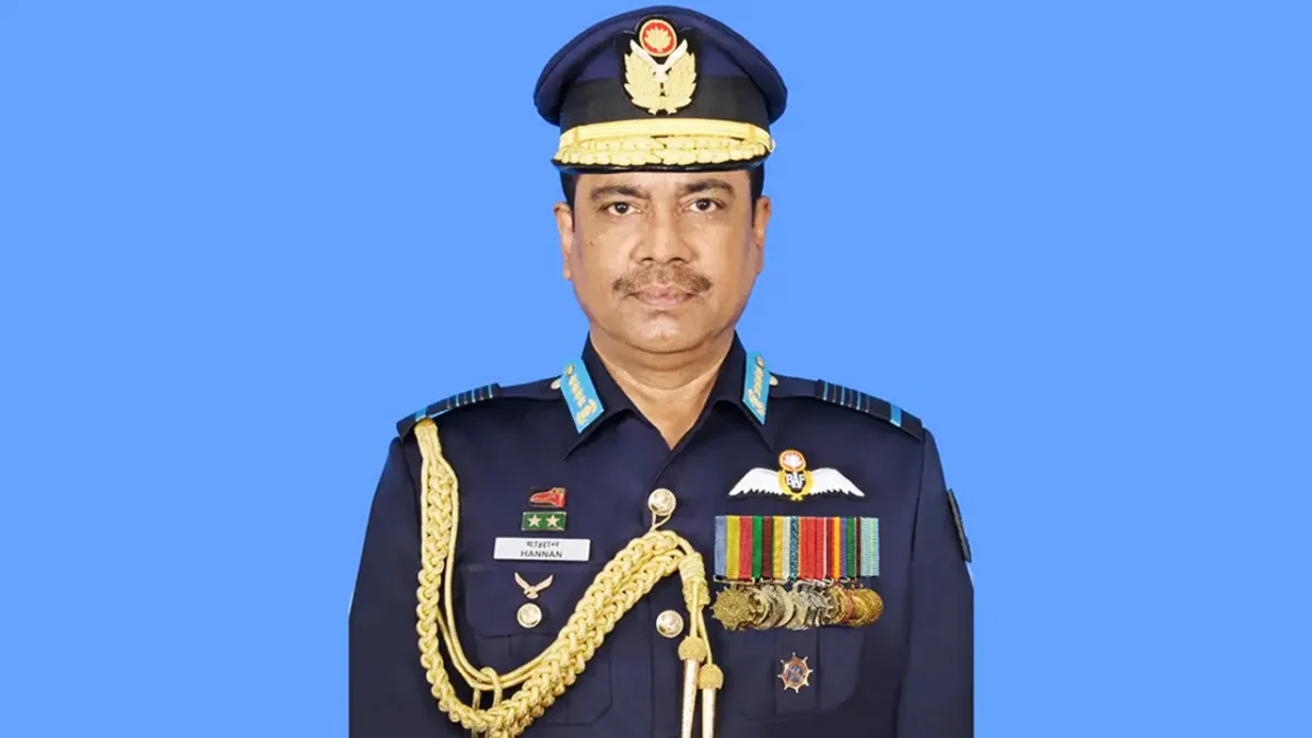 বিমানবাহিনীর সাবেক প্রধান গ্রেপ্তার