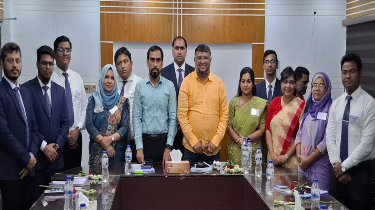 জেলা পরিষদ প্রশাসকের সঙ্গে বুনিয়াদি প্রশিক্ষণার্থীদের মতবিনিময় সভা