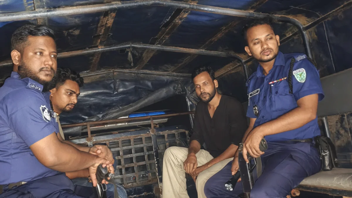 ঝটিকা মিছিল, নিষিদ্ধ  ছাত্রলীগের ২ কর্মী আটক